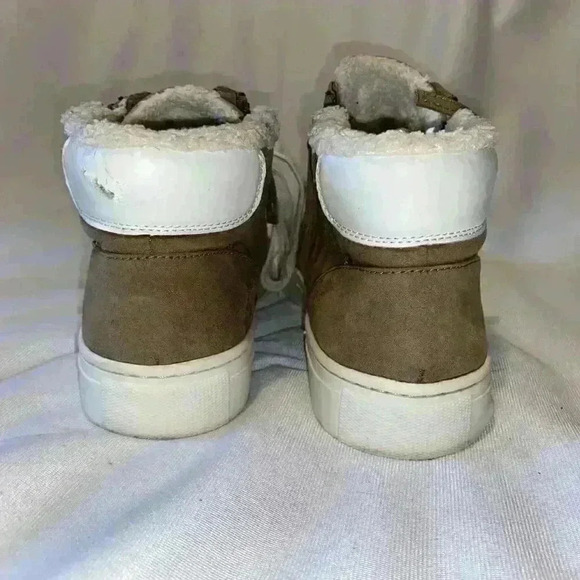 Universal Thread | Tilly Faux Sherpa Lined High Top Sneakers - Taupe Size 10 - Picture 4 of 7